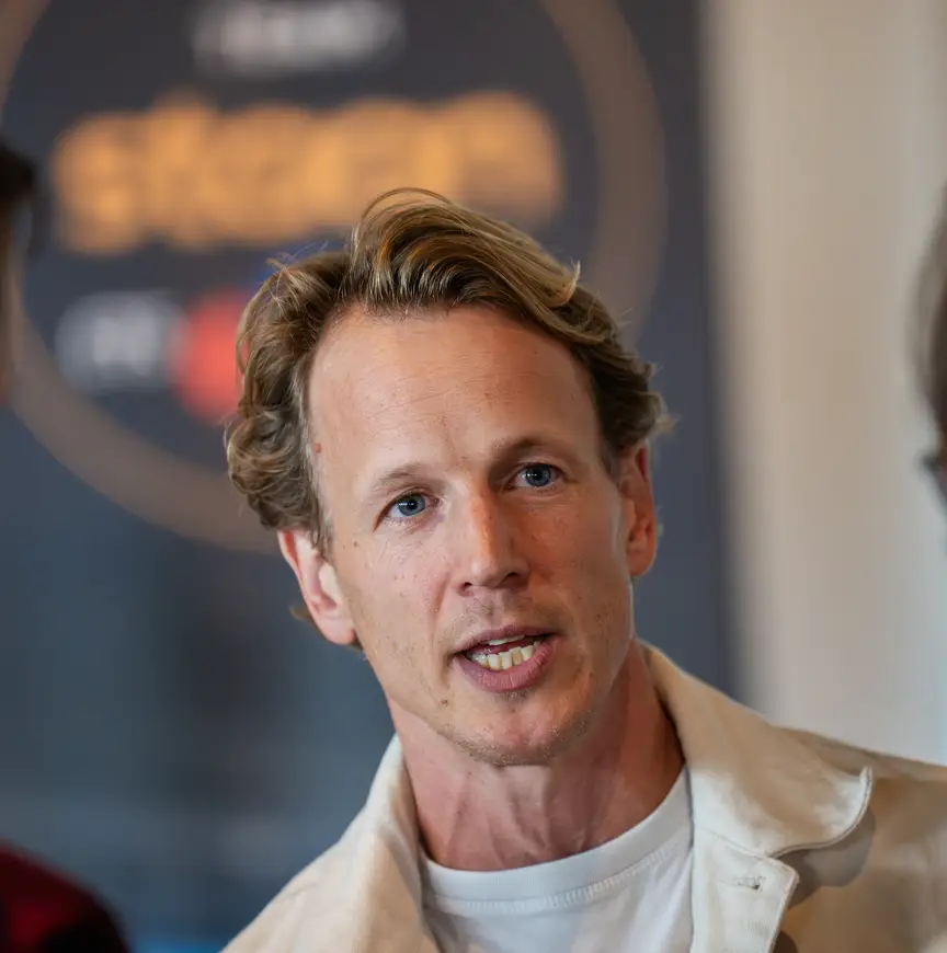 Sportarts Epke Zonderland aan het woord tijdens de presentatie van CTS Staan.