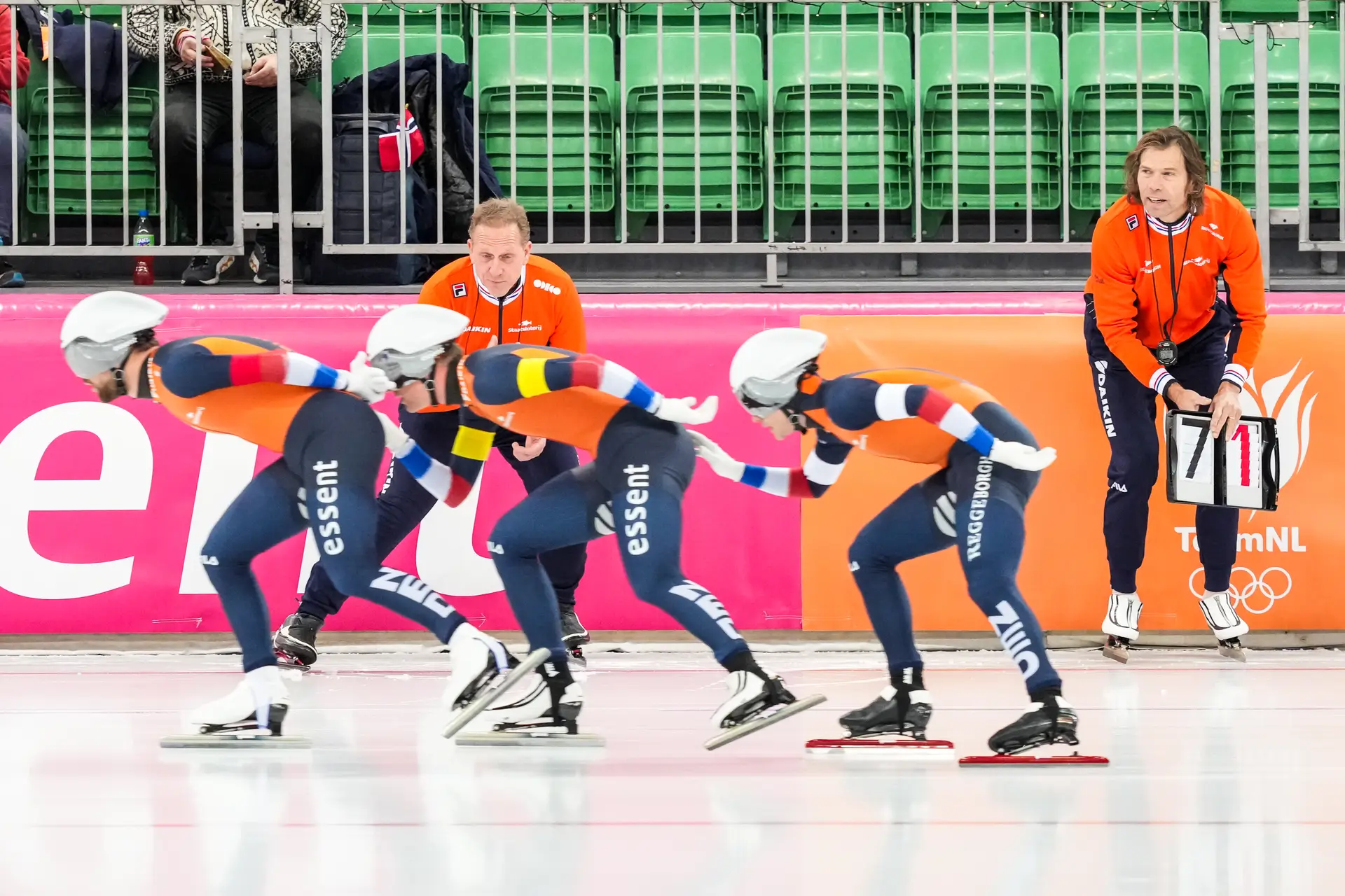 Team pursuit wedstrijdbeeld Hamar WC 4