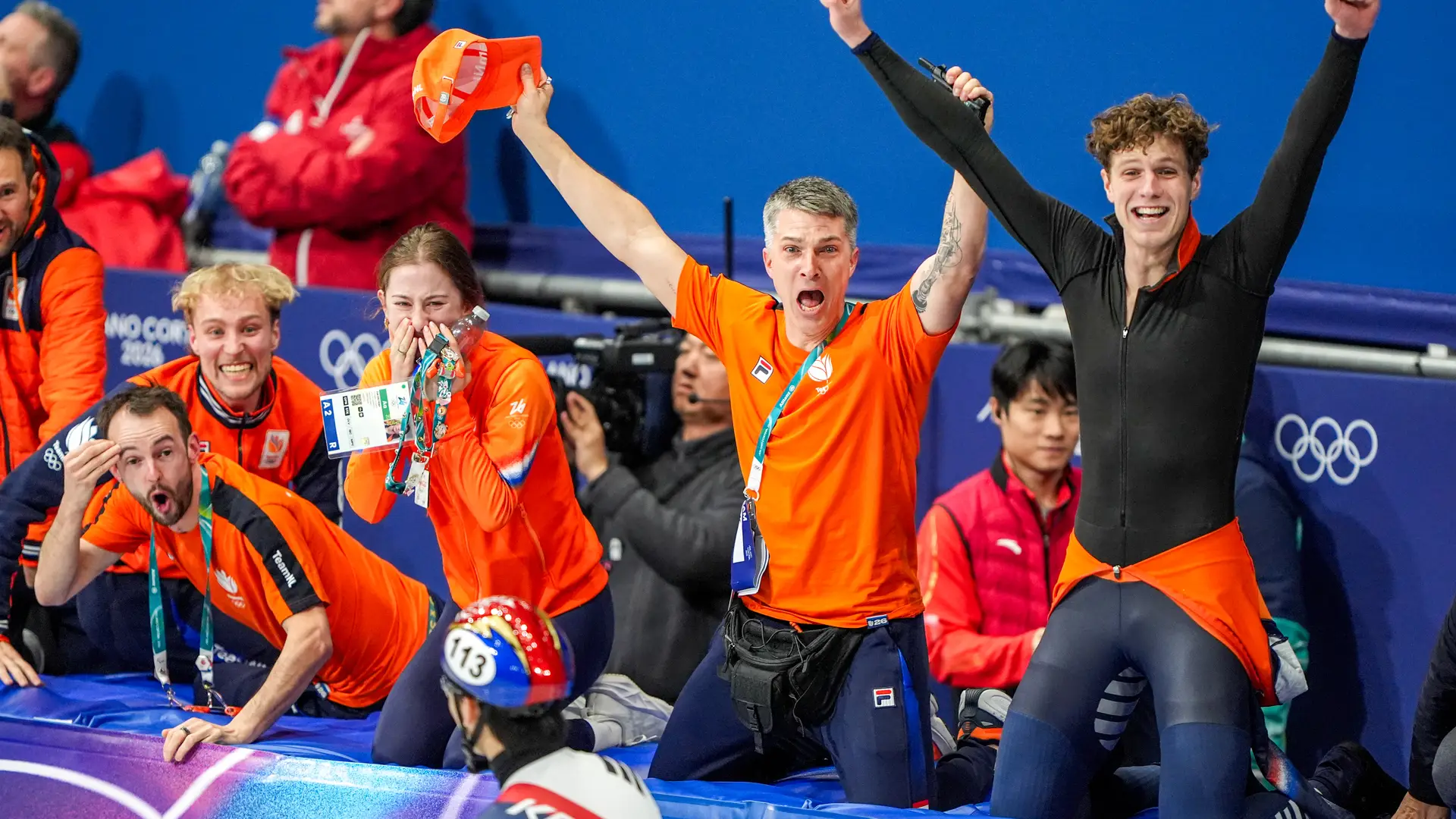 Vreugdeuitbasrting na het goud voor Jens