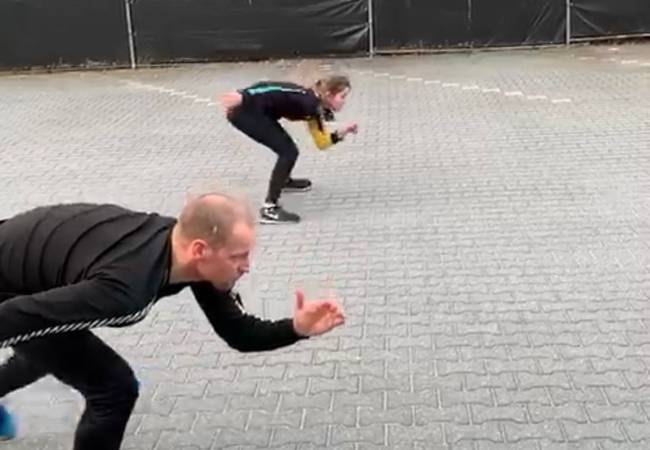 Team Speelman - een van de eerste trainingen op de parkeerplaats in Zuidbroek