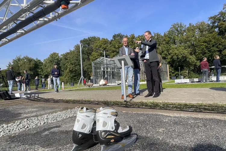 Ger Beernink en Mark van der Meijde natuurijsproef