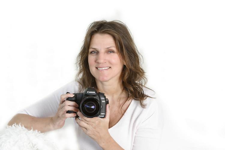 Monique Velzeboer
