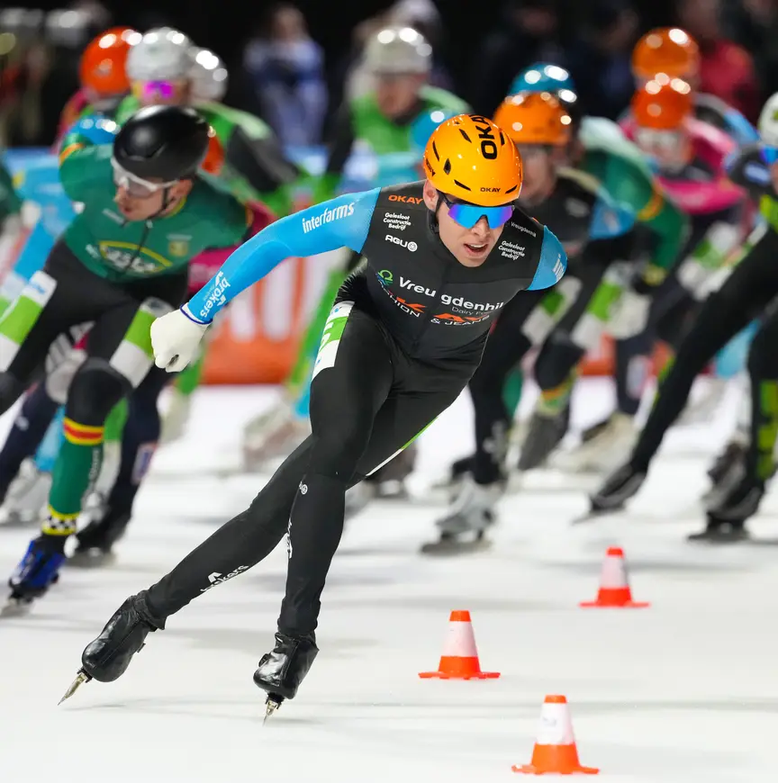 Joram Verkerk van OKAY-Vreugdenhil in het peloton