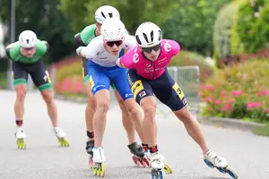 Harm Visser op kop van het marathon inline peloton