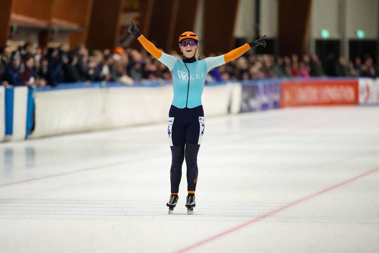 Melissa Mooijman wint de beloftenmarathon in Leeuwarden