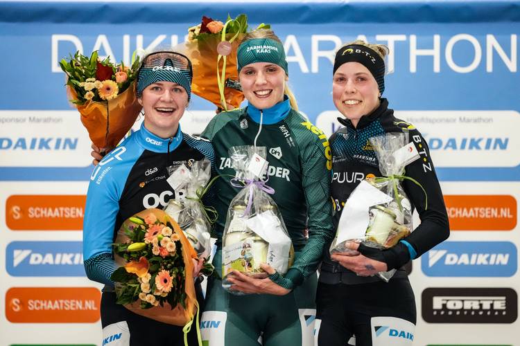 Het podium in Leeuwarden: Paula Konijn, Maaike Verweij en Femke Mossinkoff