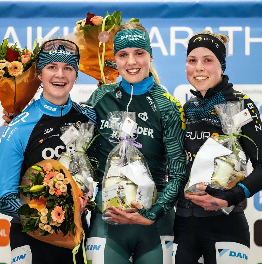 Het podium in Leeuwarden: Paula Konijn, Maaike Verweij en Femke Mossinkoff