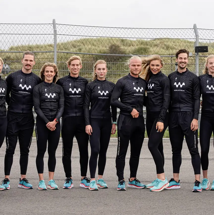 Dijkstra (vierde van links) mocht niet alleen op papier lid zijn van Worldstream.