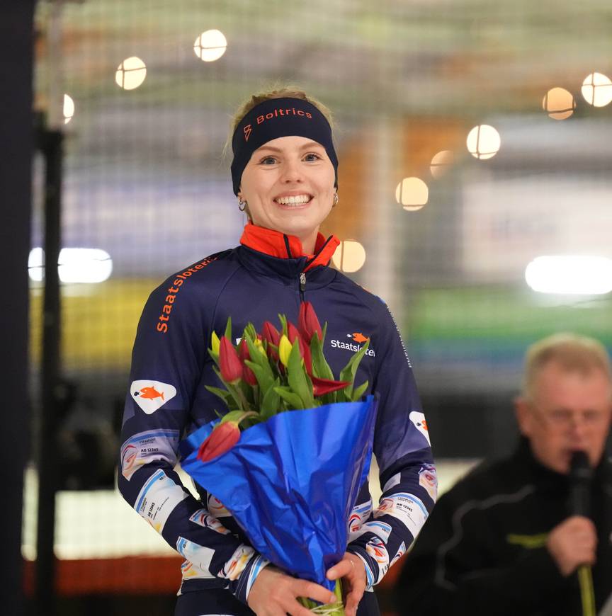 Vera van Ditshuizen in het lotenpak