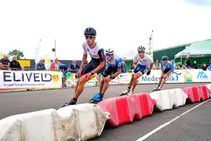 Ewout Beijeman aan kop bij de puntenkoers op het NK in Medemblik