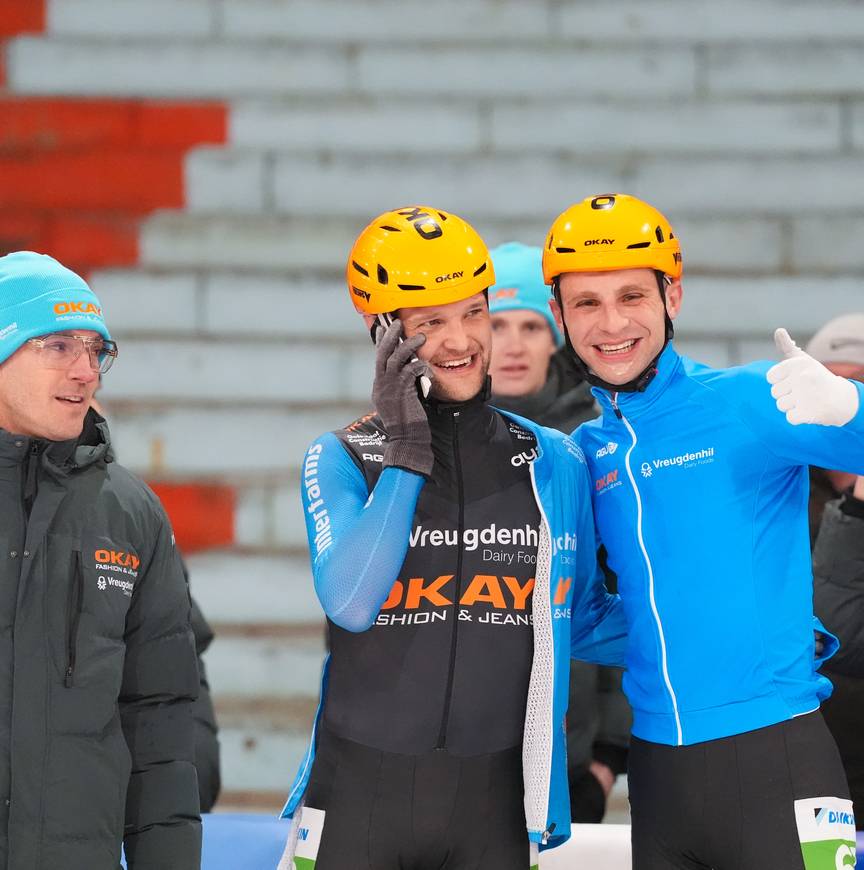 Jeroen Janissen belt met zijn vrouw Dieuwke Verkerk