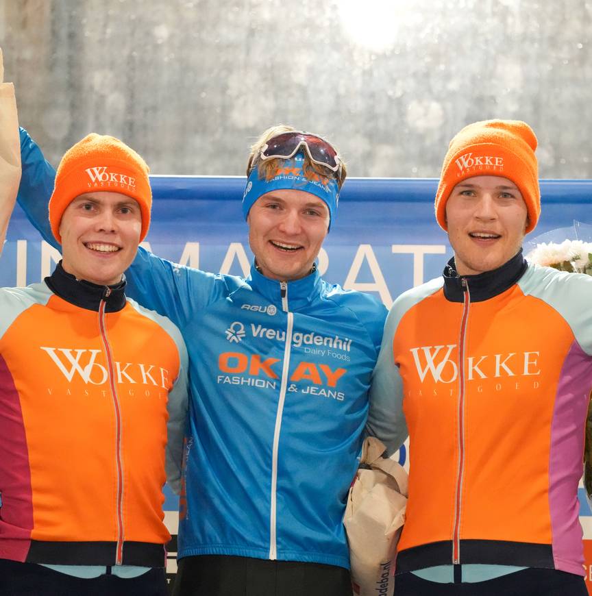 Het podium in Den Haag: Ids Bouma, Bram Kras en Luke Kooij