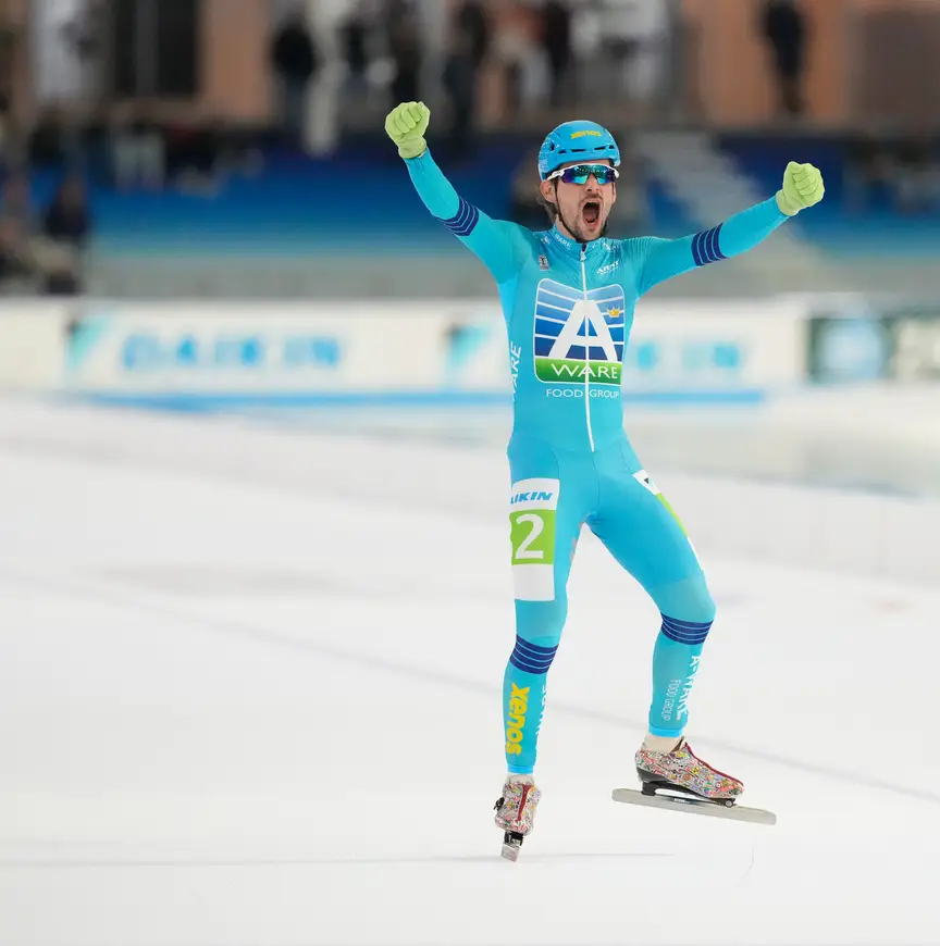 Sjoerd den Hertog wint in Heerenveen