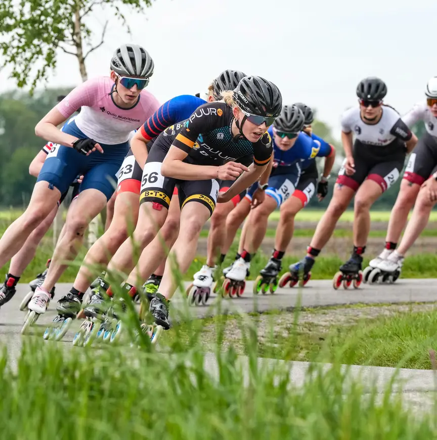 Peloton onder leiding van Vera van Ditshuizen