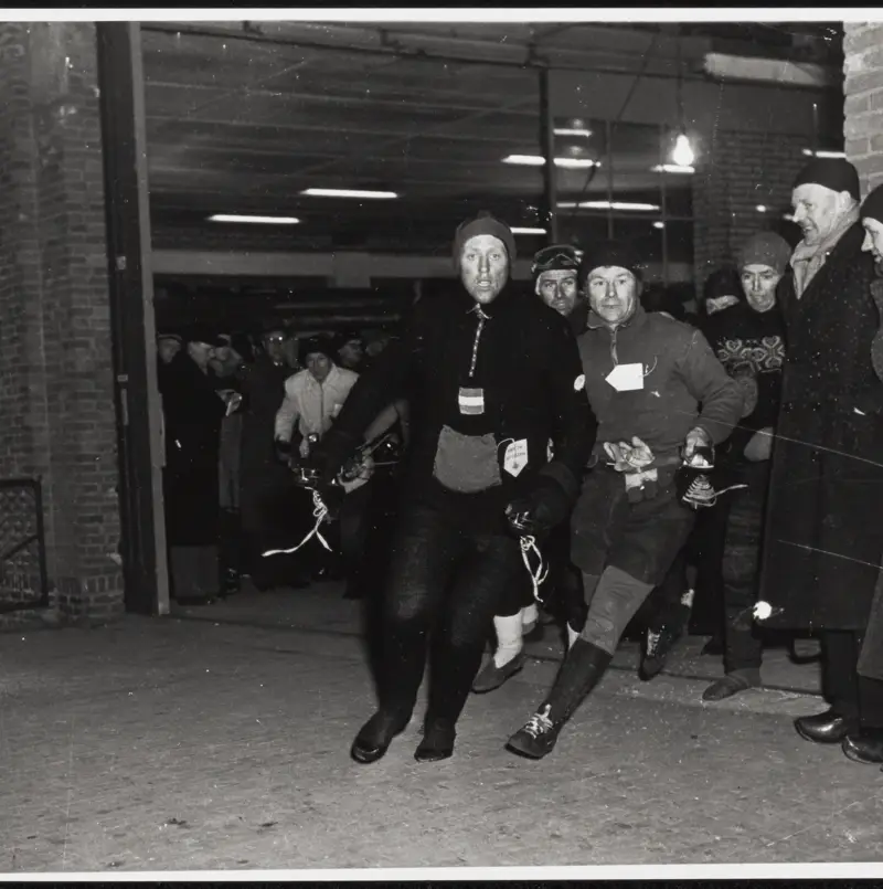 Het vertrek van de broers Leffertstra in Leeuwarden