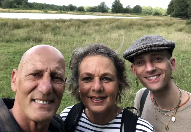 Vader, moeder en jongere broer Skip van Kjeld Nuis