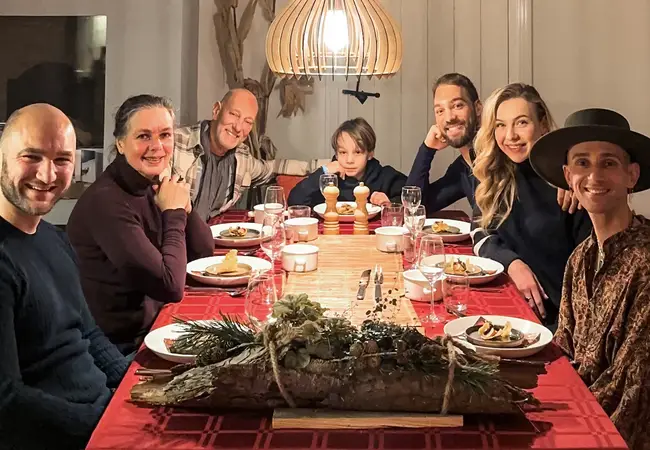 Familie Nuis aan het kerstdiner