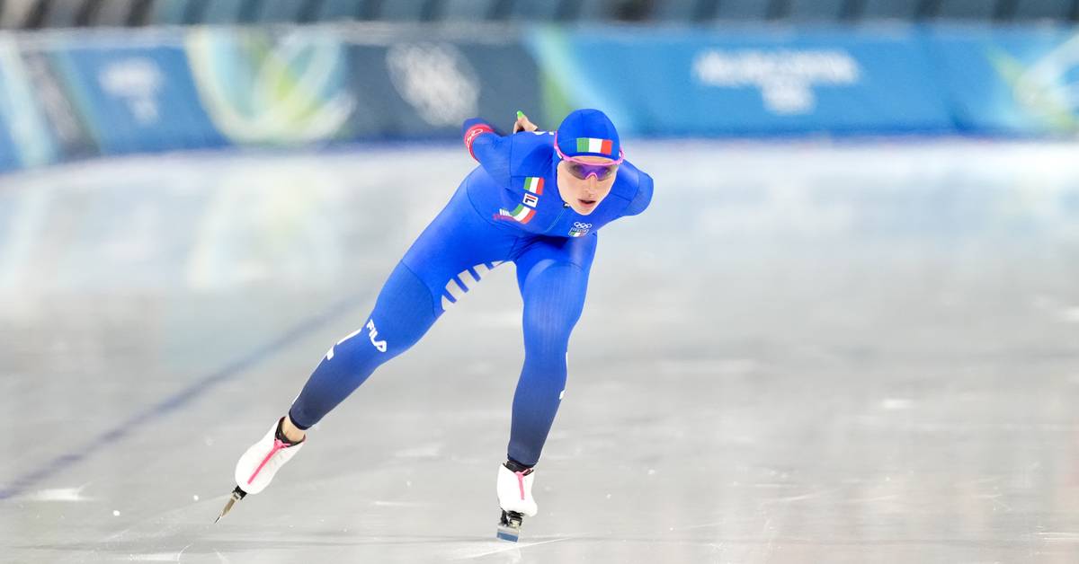 Francesca Lollobrigida Secures Victory in Opening Speed Skating Race