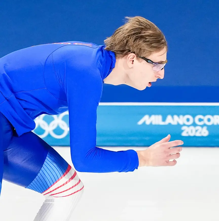 Jordan Stolz op het ijs in Milaan