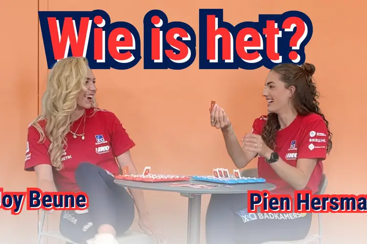 Joy Beune en Pien Hersman spelen het bekende spelletje 'Wie is het' tegen elkaar.
