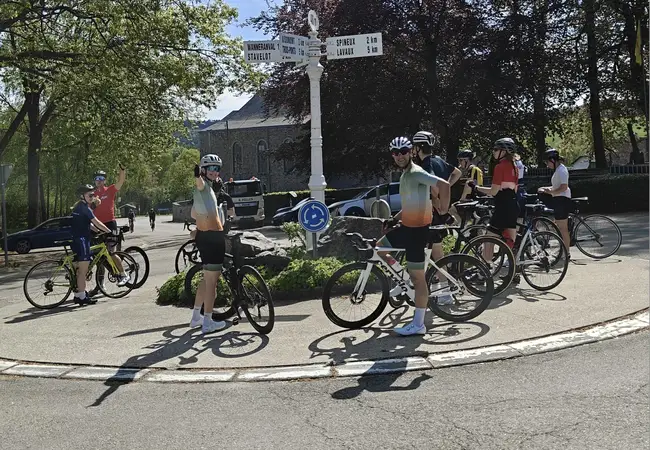 Familie en vrienden op de fiets van Dieuwke en Jeroen Janissen