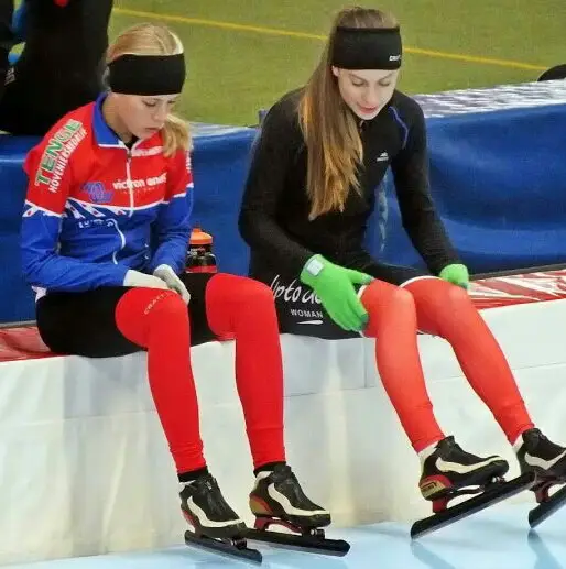 Margriet en Femke tijdens in 2014 tijdens het trainingskamp in Inzell