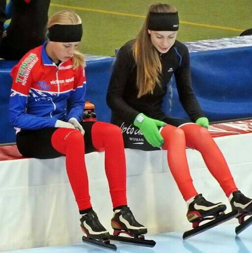 Margriet en Femke tijdens in 2014 tijdens het trainingskamp in Inzell