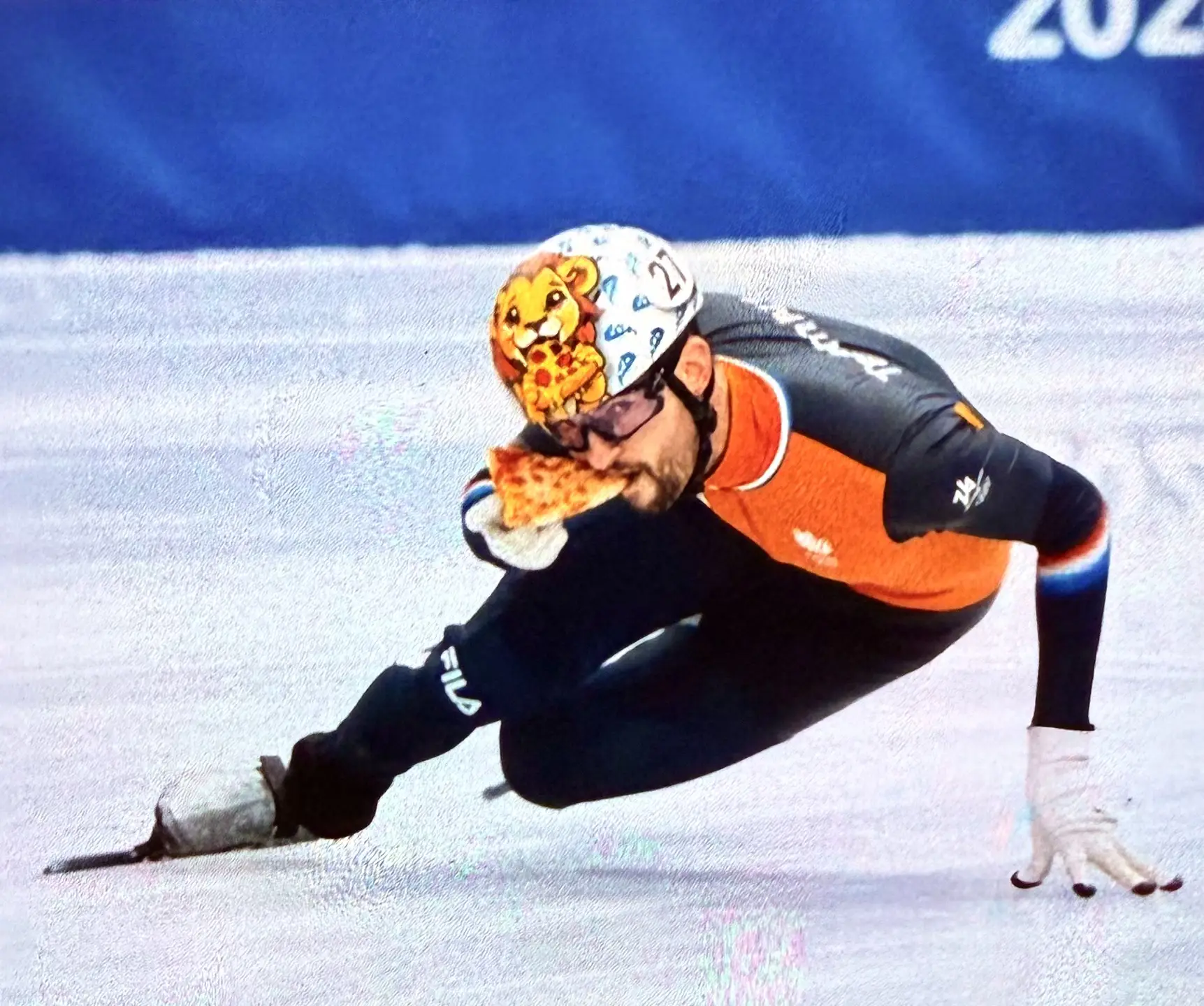 Itzhak de Laat in 'Italian style' door de bocht