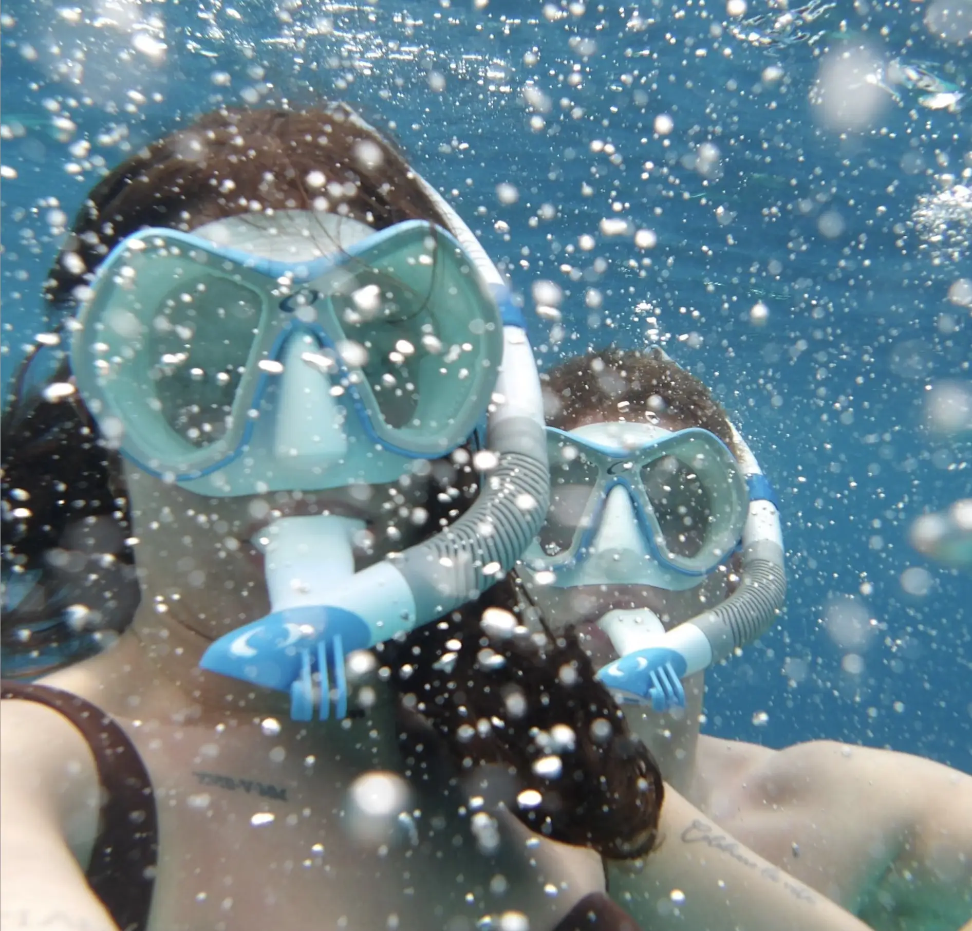 Angel Daleman en Beau Snellink snorkelen op Bonaire